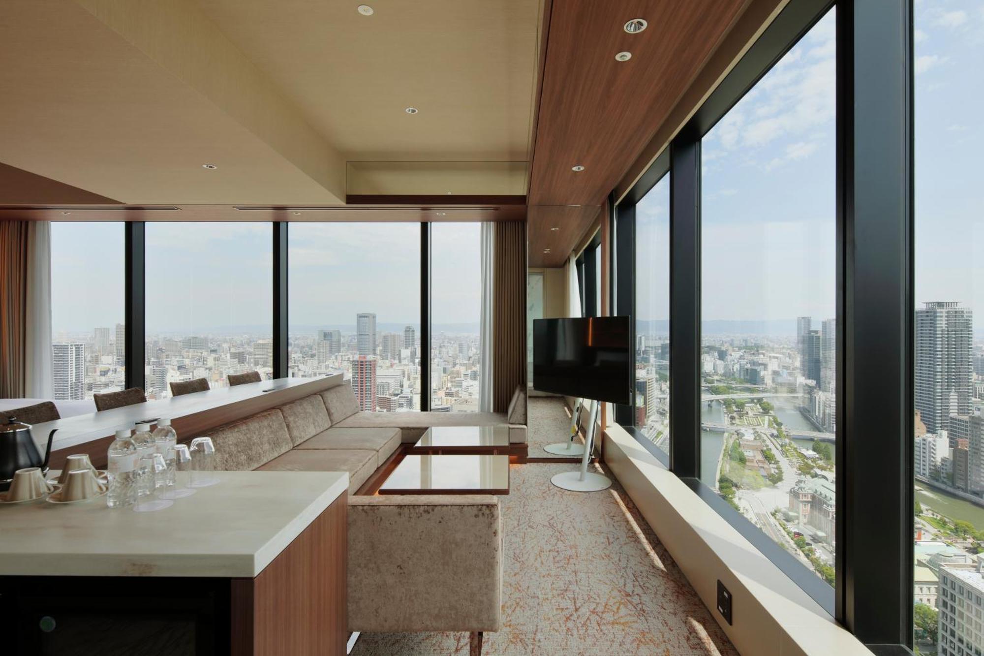 Candeo Hotels Osaka The Tower Экстерьер фото Sky Bar