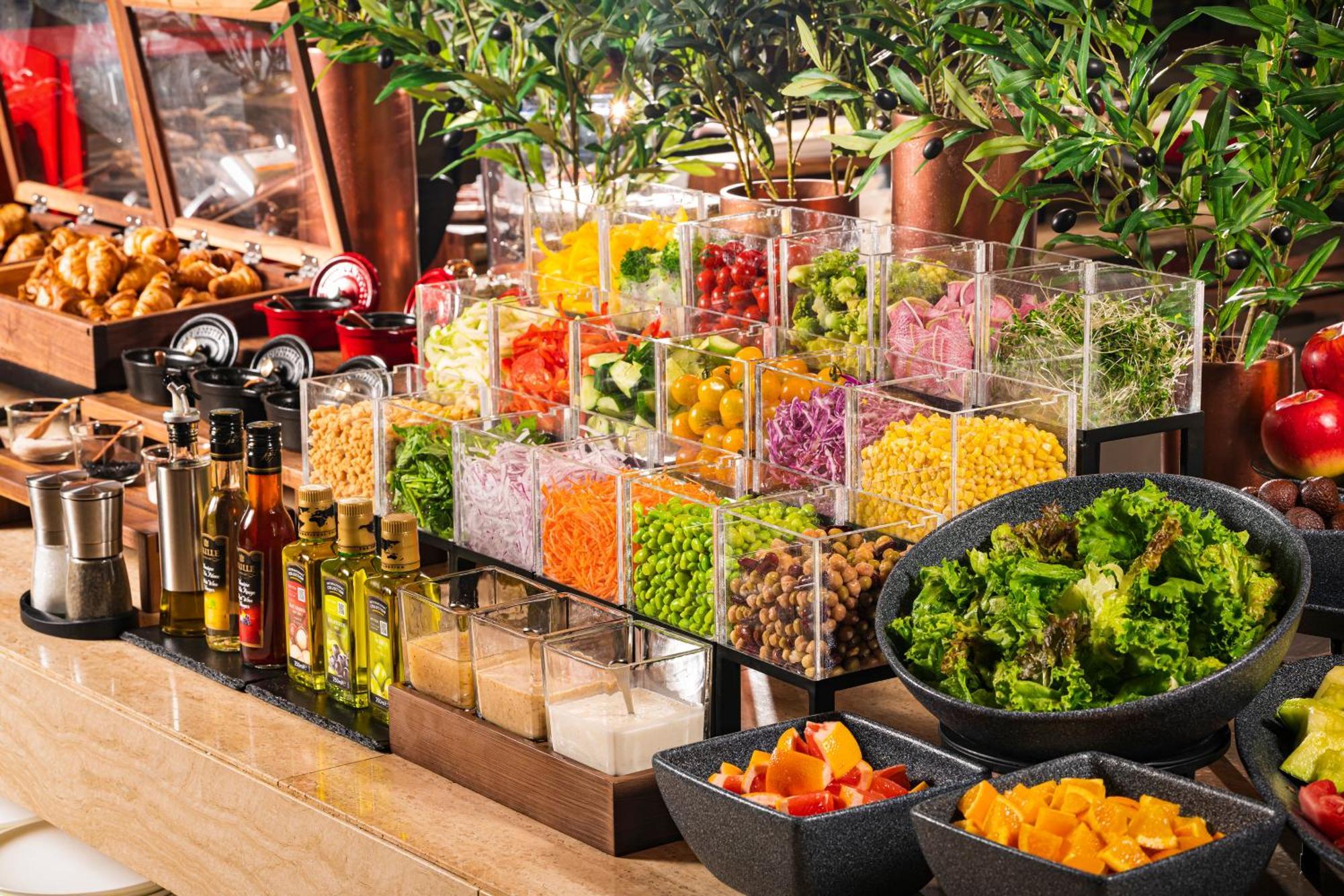 Candeo Hotels Osaka The Tower Экстерьер фото A salad bar
