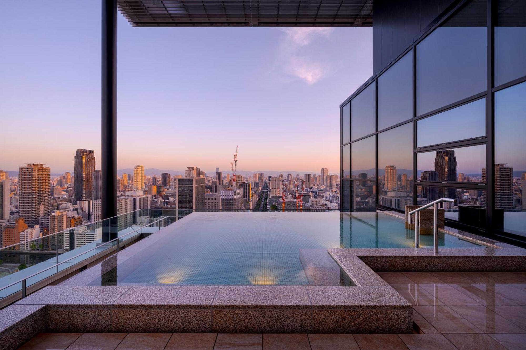 Candeo Hotels Osaka The Tower Экстерьер фото A rooftop onsen in Tokyo